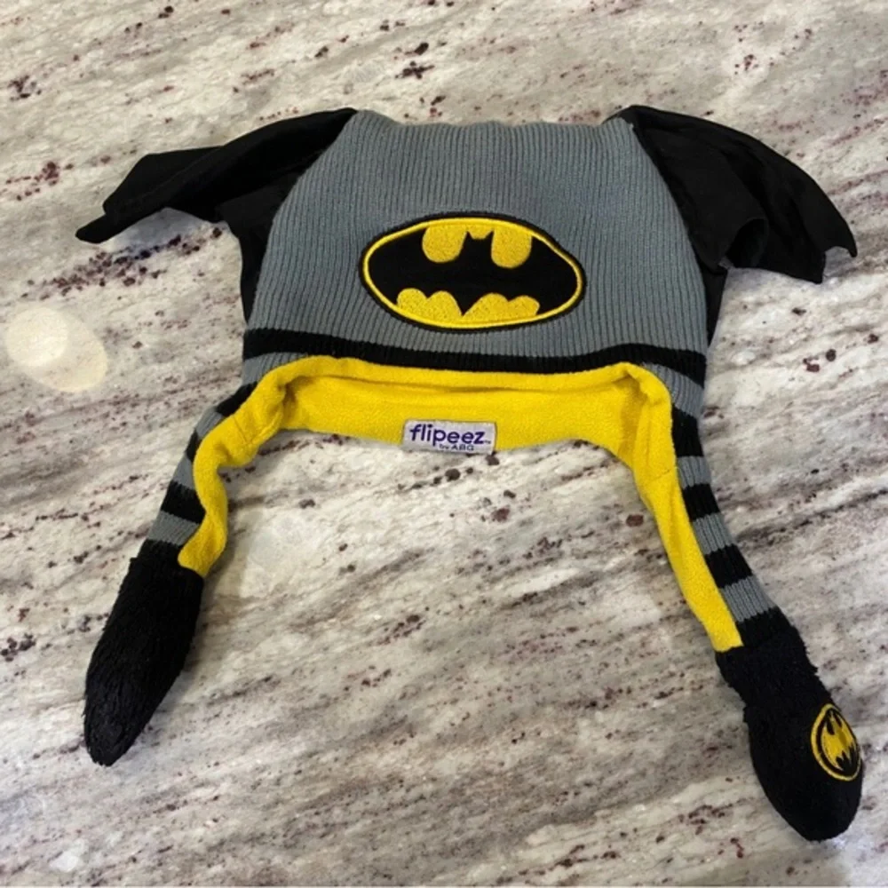 BATMAN | Animated Winter Hat | full coverage | Boys Size M - Picture 1 of 8